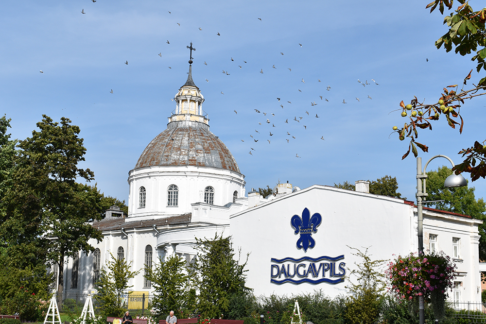Даугавпилсский костёл Святого Петра в веригах (Sv. Pētera ķēdēs Romas katoļu baznīca)